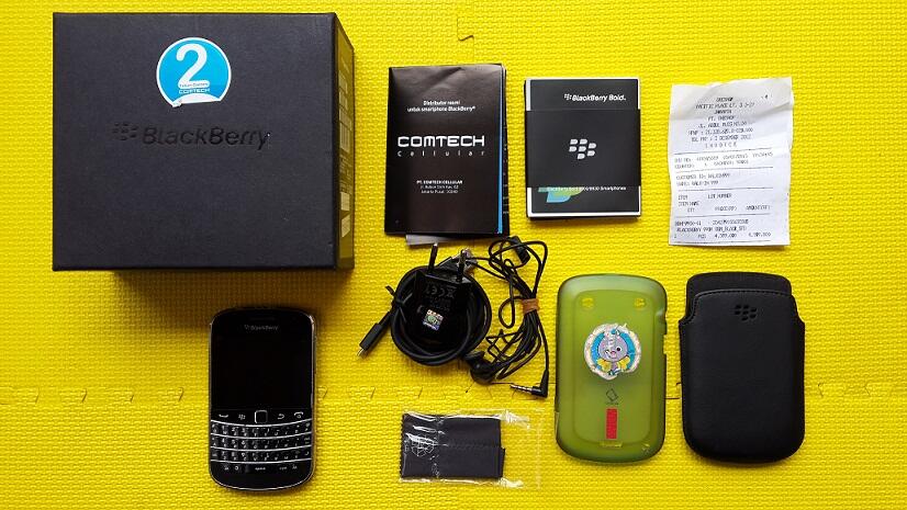 Blackberry 9900 (DAKOTA) Black MULUS MURAH, Grs COMTECH Baru 4 Bulan, Minus dikit