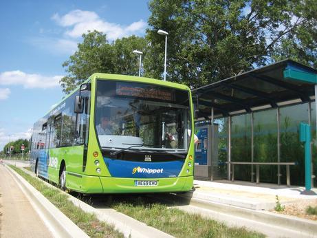 Busway Rel, Solusi Untuk Jalur Busway Yang Sering Diserobot Kendaraan Pribadi