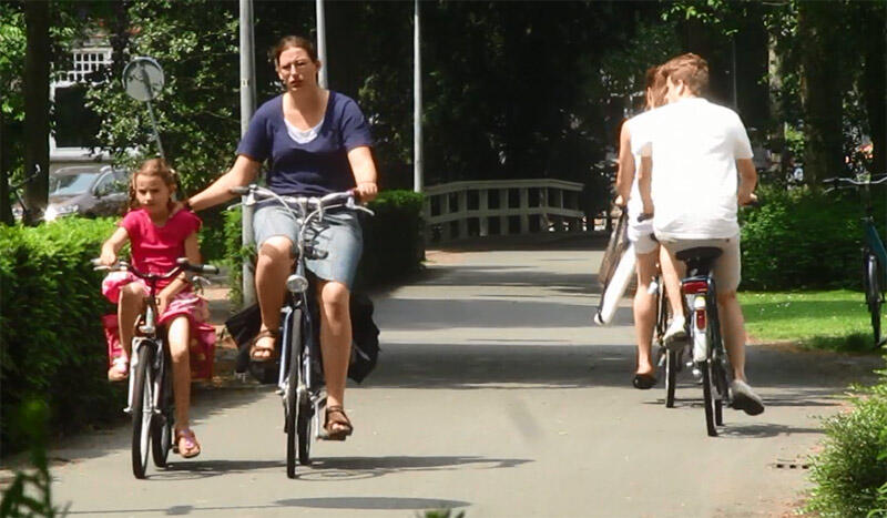 Bukti Bahwa Belanda adalah Surga Para Pesepeda