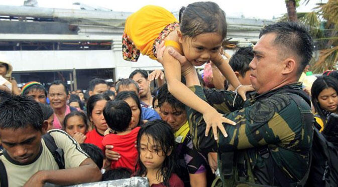 &#91;PRIHATIN&#93; Foto - Foto Korban Topan Haiyan