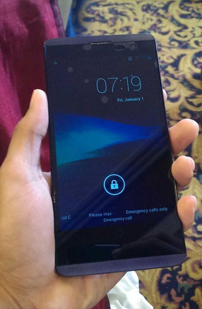 Smartfren Andromax Z 5,5" (HD 5,5"inch with Dolby Digital Plus)