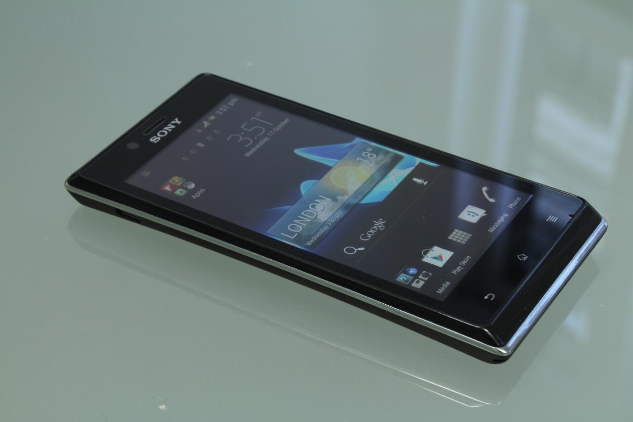 Cari Sony Xperia J