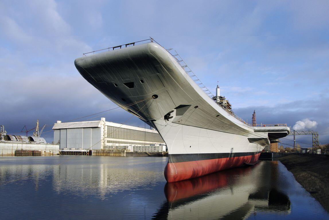 India’s new flagship! (+ Bonus +++) <-- a pervert guy detected!