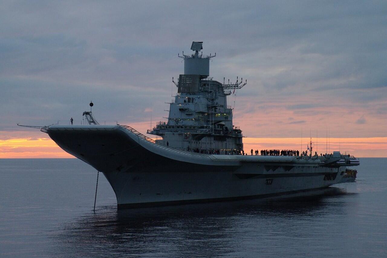 India’s new flagship! (+ Bonus +++) <-- a pervert guy detected!