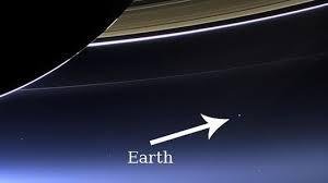 Bumi Dan bulan Dari Planet Saturnus
