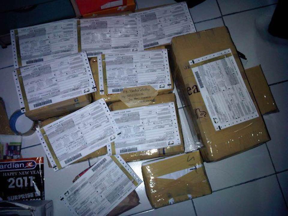 JUAL IPHONE 5S 32GB 2,3JT-PUSAT PENJUALAN IPHONE-BB-HTC DLL