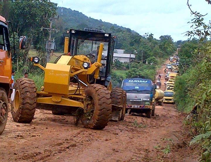 Kondisi jalan di daerah ane, MIRIS gan