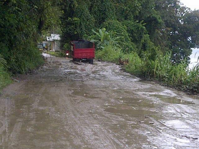 Kondisi jalan di daerah ane, MIRIS gan