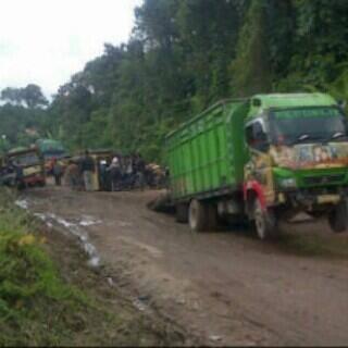 Kondisi jalan di daerah ane, MIRIS gan