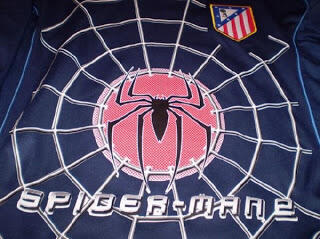 JERSEY SEPAK BOLA YANG NYENTRIK DAN BIKIN NGAKAK 