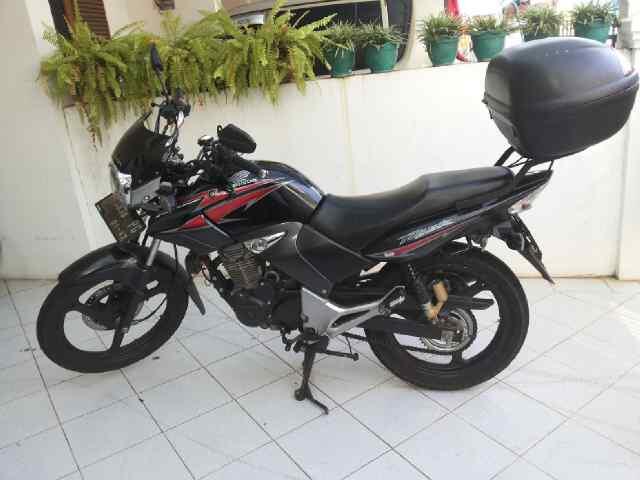 Motor Yamaha Tiger Tahun 2012 Bonus Box Givi