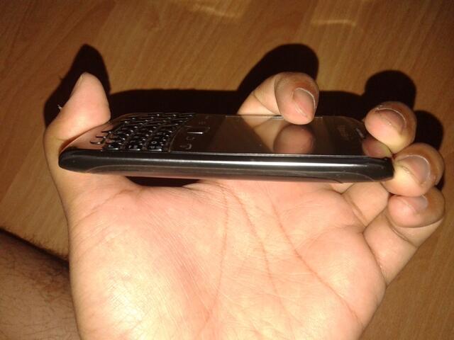 JUAL BB 9360 (Apollo) dan Samsung GT-S5570 (Galaxy Mini)