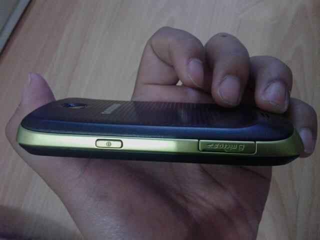 JUAL BB 9360 (Apollo) dan Samsung GT-S5570 (Galaxy Mini)