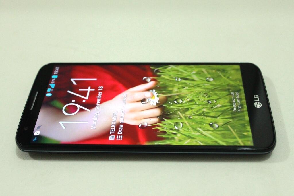 JUAL CEPAT LG G2 2 Minggu Pake Bonus Flip Cover Rp. 350rb Garansi Resmi LG Indonesia