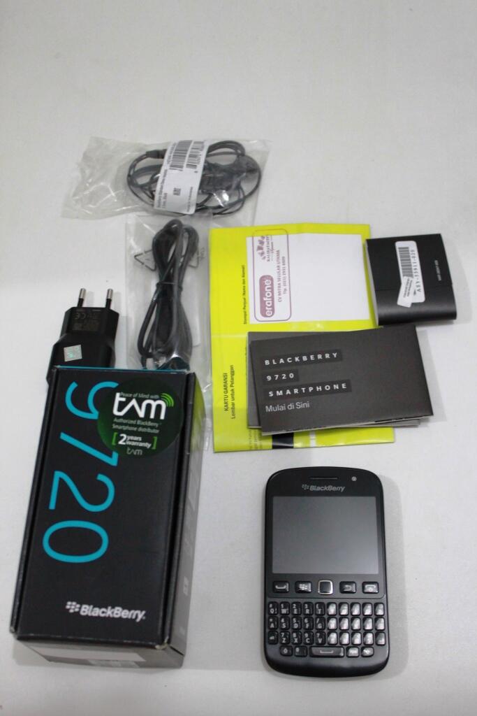 JUAL CEPAT BB BlackBerry Samoa 9720 Garansi TAM baru 1 Bulan Pake