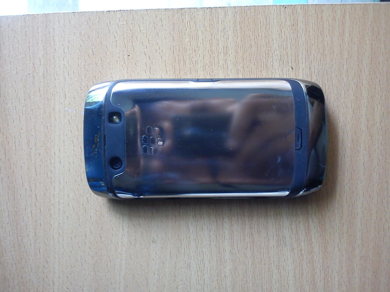 Blackberry Monza (Torch 3) masih mulus full set garansi 2 tahun!!!