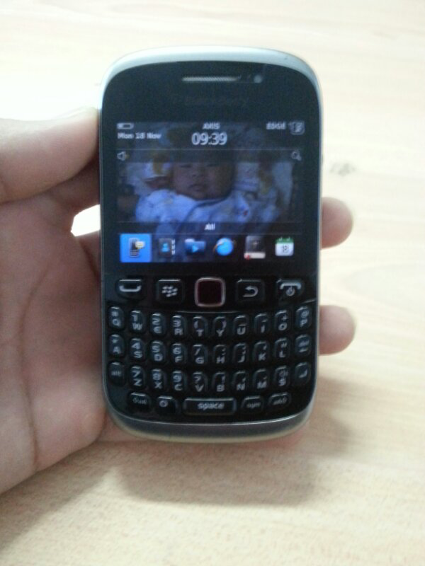 Blackberry Armstrong 9320