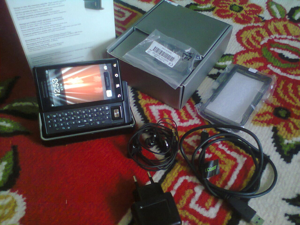 hp smartphone android motorola melestone ga kalah keren sama lenovo,bb,iphone,samsung