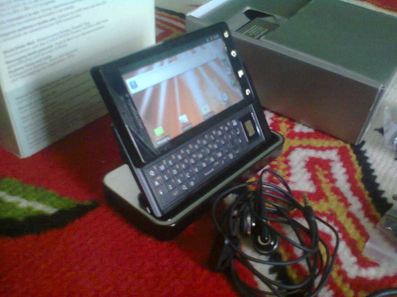 hp smartphone android motorola melestone ga kalah keren sama lenovo,bb,iphone,samsung