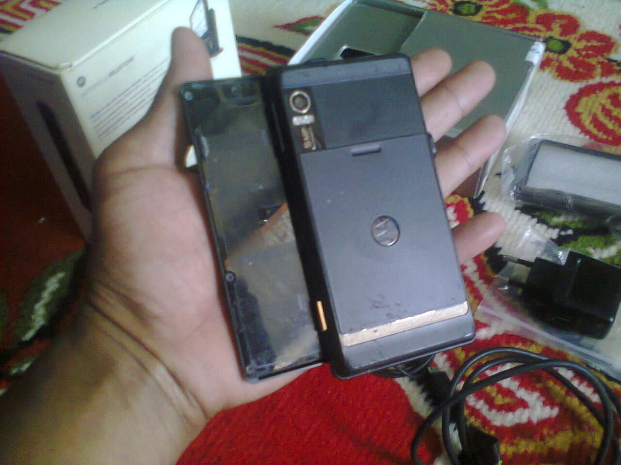 hp smartphone android motorola melestone ga kalah keren sama lenovo,bb,iphone,samsung