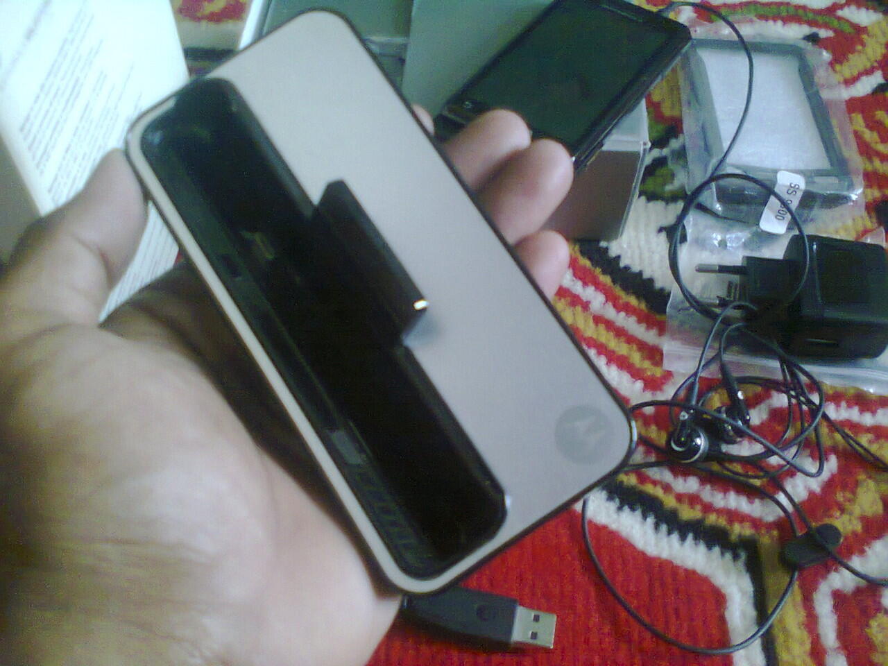 hp smartphone android motorola melestone ga kalah keren sama lenovo,bb,iphone,samsung