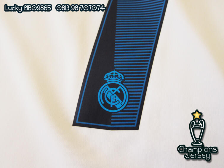 Real Madrid 2012-13 Longsleeve Nameset Ronaldo and Patch All Original