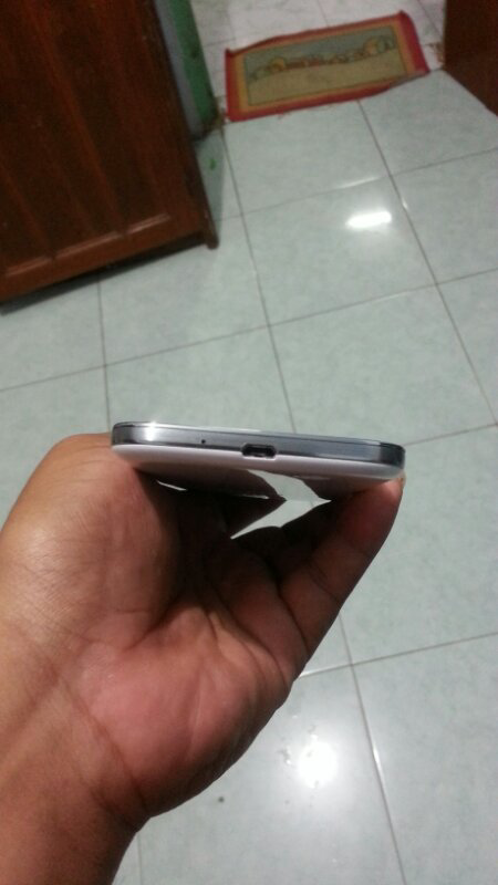 wts galaxy s4 GT-I9500 white SEIN murahh