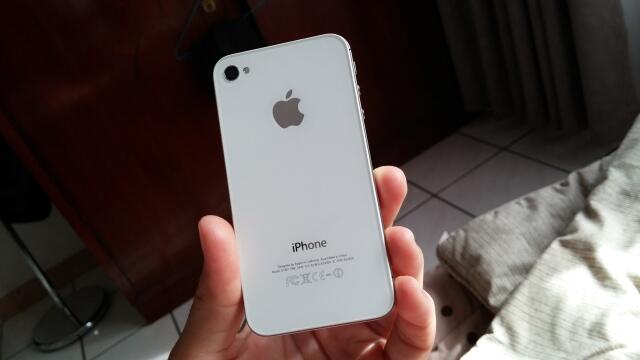 Iphone 4s 16gb GSM white MULUS 98% Malang Kota MURMER !!!