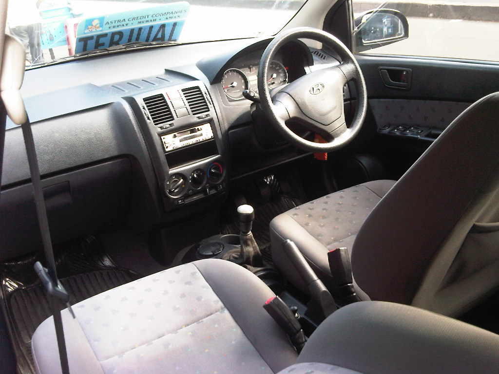 HYUNDAI GETZ 1.3 MT 2004 HITAM METALIK