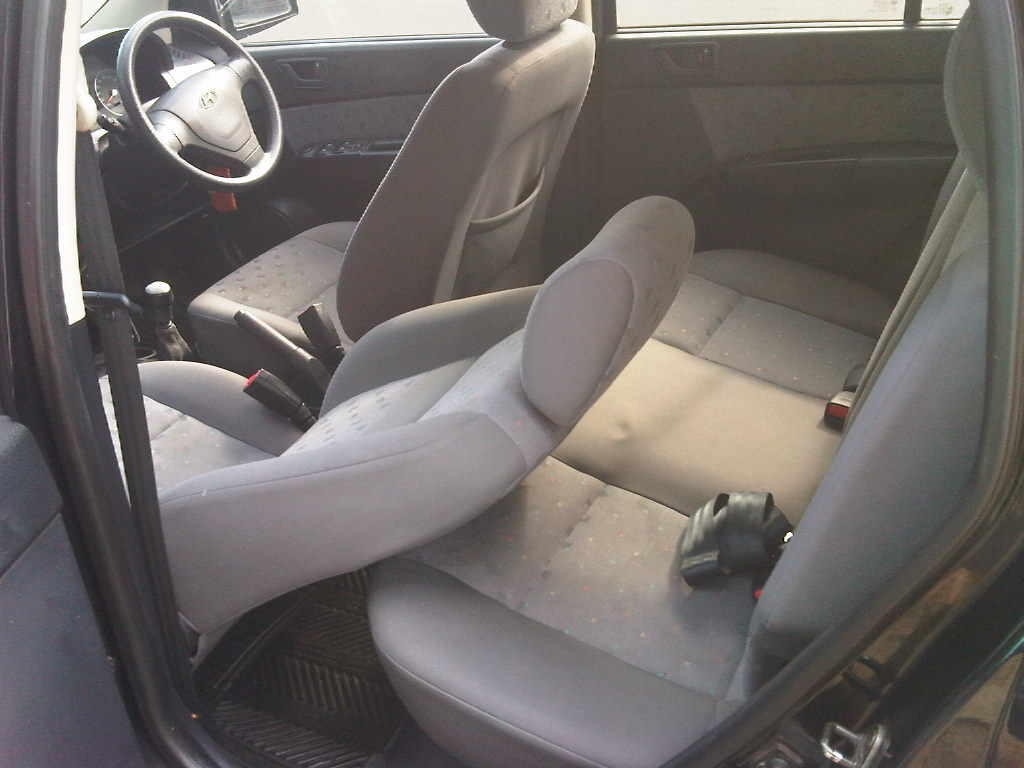 HYUNDAI GETZ 1.3 MT 2004 HITAM METALIK
