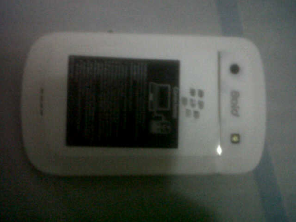 Blackberry Dakota putih 9900 mulus abizzz masih garansi