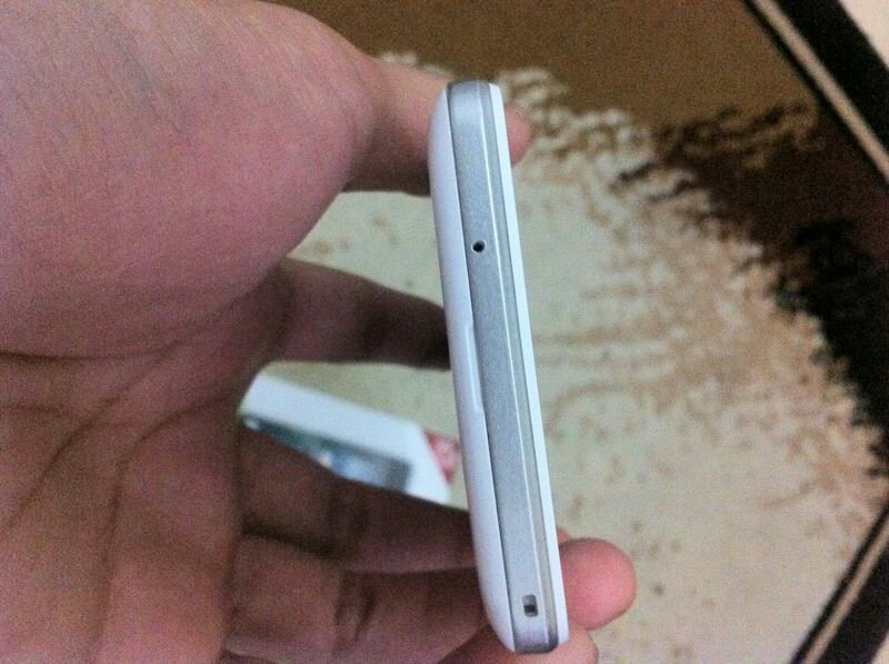 Smartfren Andromax U -LE ( Limited edition ) White Fullset Garansi panjang Bandung