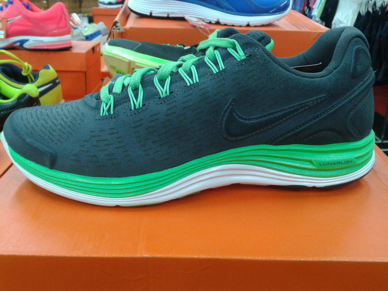 Terjual Sepatu  Running  Nike Free 4 5 ORIGINAL KASKUS 