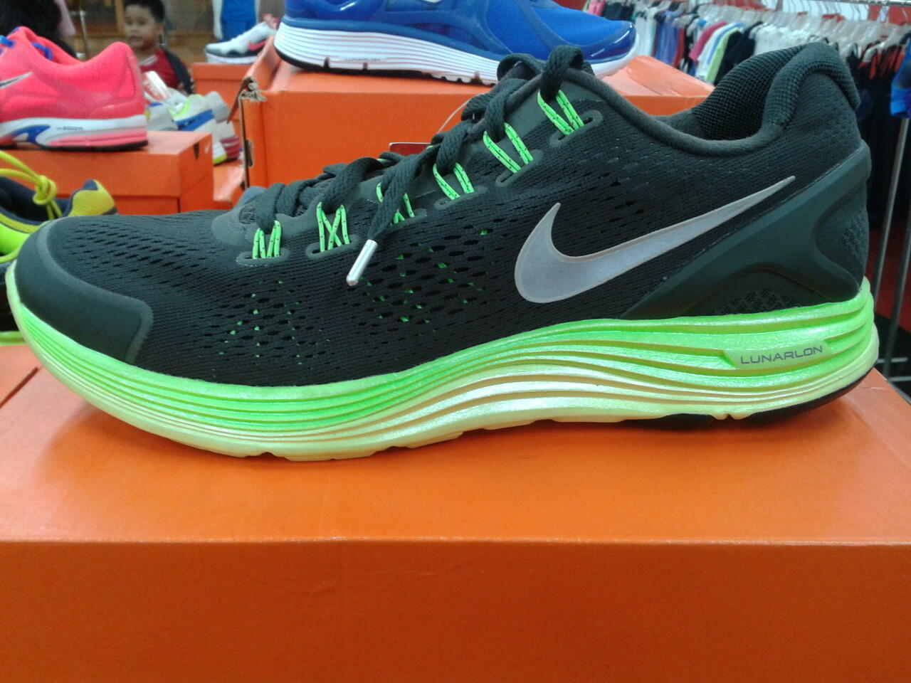 Terjual Sepatu  Running  Nike Free 4 5 ORIGINAL KASKUS 