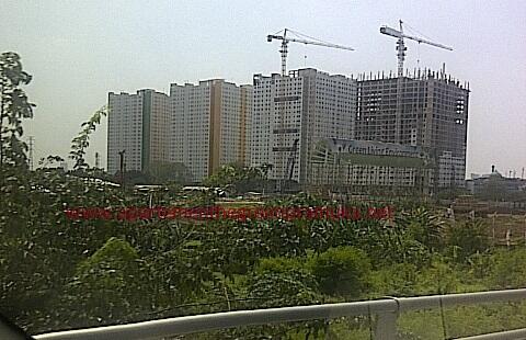 green pramuka city apartemen