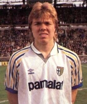 Random 90s Serie A Player 