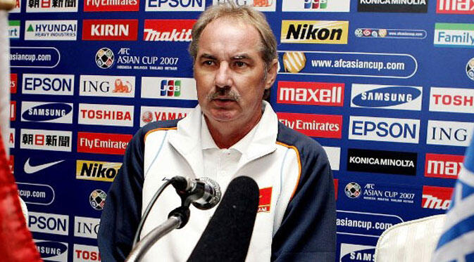 Alfred Riedl Resmi Kembali Latih Timnas Indonesia