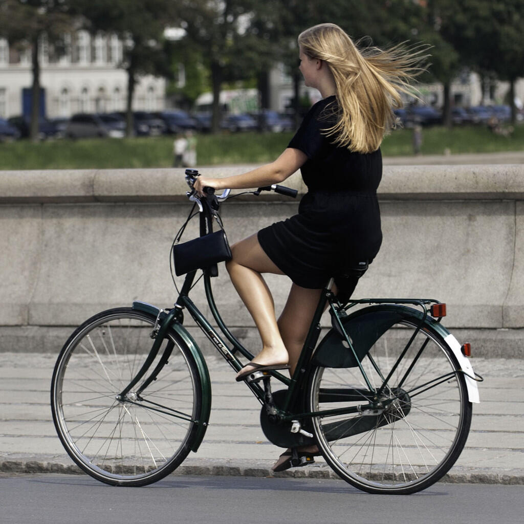 Italian Cycle Chic, Gaya Modis Goweser Cewek di Italia