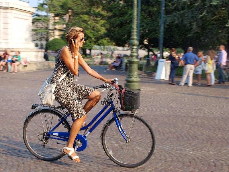 Italian Cycle Chic, Gaya Modis Goweser Cewek di Italia