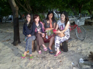 Goes to Pari Island