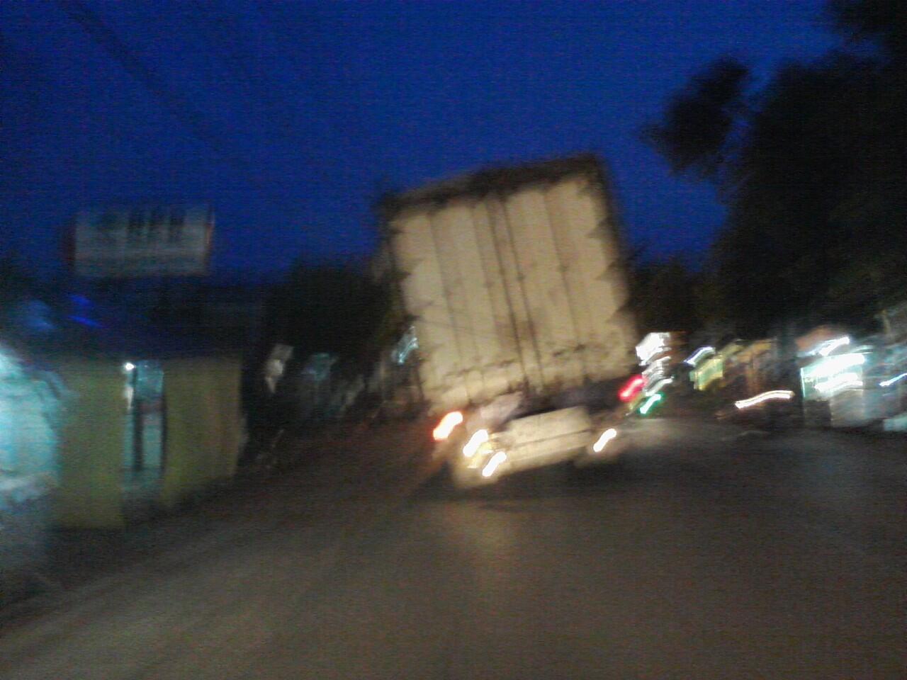 Yang lebih banyak menghabiskan waktu di jalan sempet 