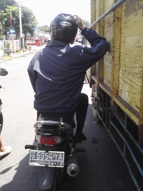 Yang lebih banyak menghabiskan waktu di jalan sempet 