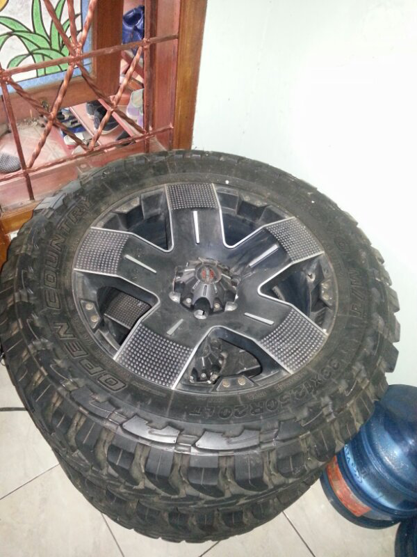 Terjual wts : velg ballistic hyjak r20 + ban toyo open 