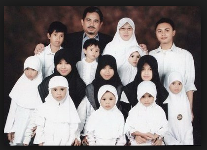 &#91;PIC&#93; Luthfi Syaratkan Calon Mantu setor 4,6 miliar buat menikah