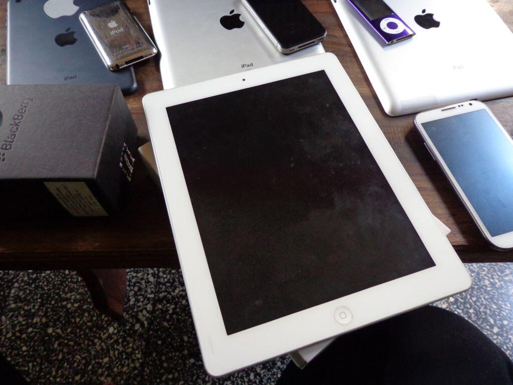 iPad 2 wifi only 32gb white muraah 2.750