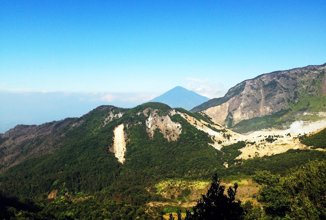 Shit Mountaineer Chapter Papandayan 24 Agustus 2013