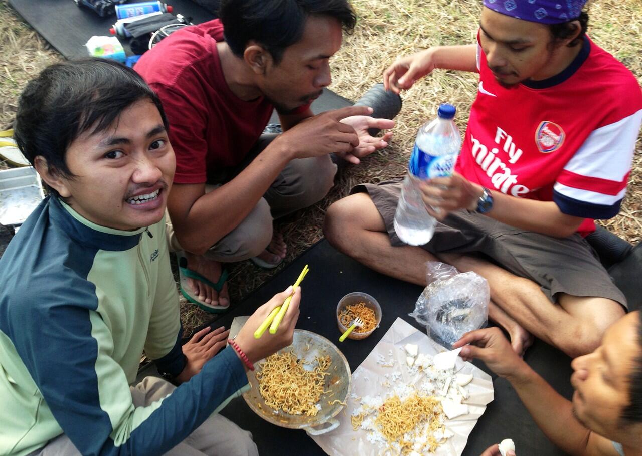 Shit Mountaineer Chapter Papandayan 24 Agustus 2013