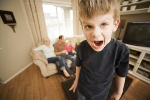 Tips Menghadapi Anak Marah atau Tantrum