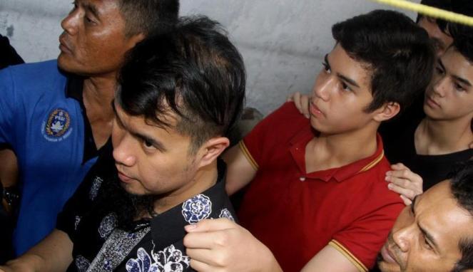 Kesal Bapaknya Diejek, Al Ahmad Dhani Tantang Farhat Abbas Duel