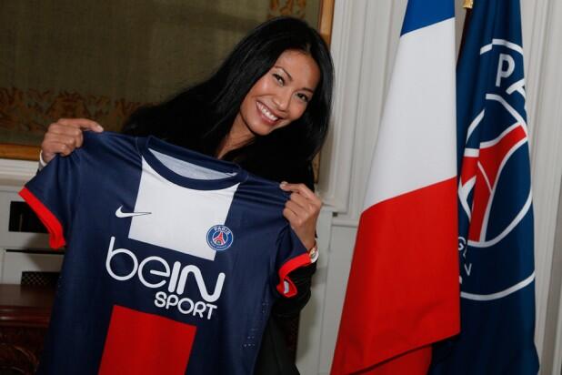  &#91;HOT&#93; Anggun didaulat jadi DUTA Klub Sepakbola Paris Saint-Germain